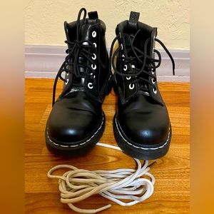 Dr. Martens 939 White Eyelets Size 7 w
